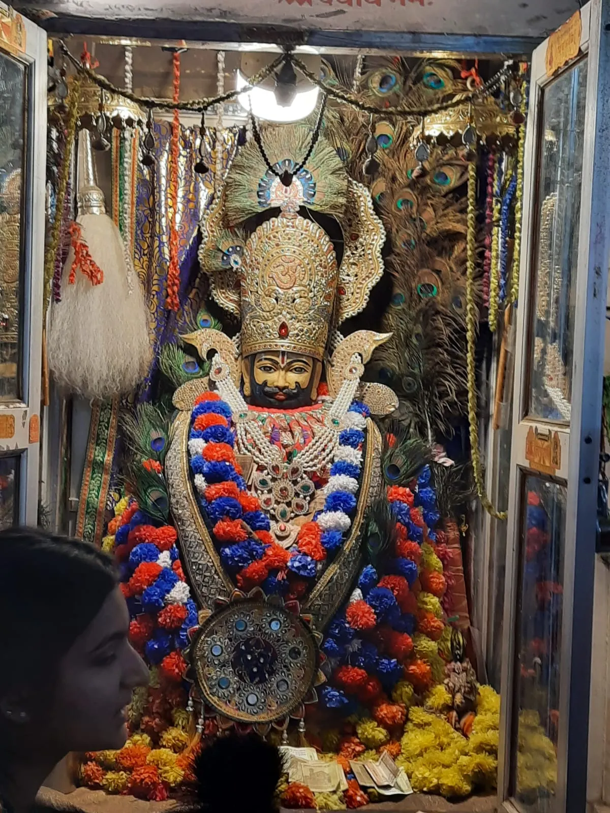 खाटू मंदिर में श्याम बाबा का श्रृंगार